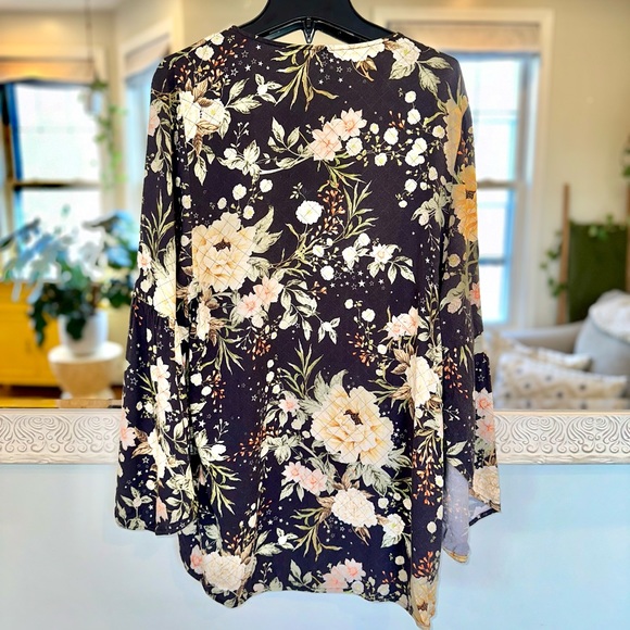 Farm Rio Flowy Floral Quilt Stitch Pattern Open Front Cardigan/Shrug Bell Sleeve - Picture 2 of 11